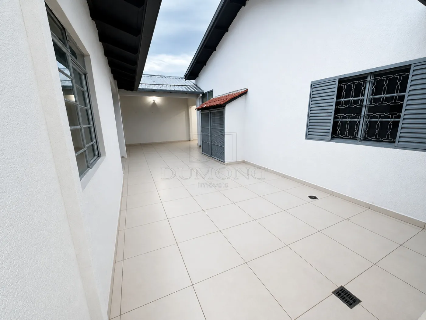 Casa com 3 dormitórios, sendo 2 suítes, para locação no Conjunto Libra, Foz do Iguaçu/PR