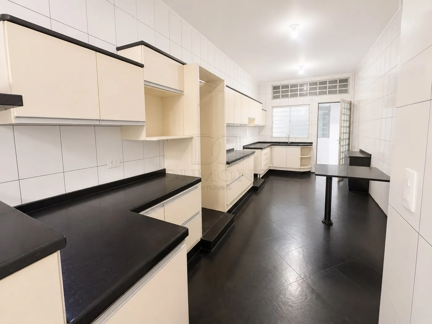 Casa com 3 dormitórios, sendo 2 suítes, para locação no Conjunto Libra, Foz do Iguaçu/PR