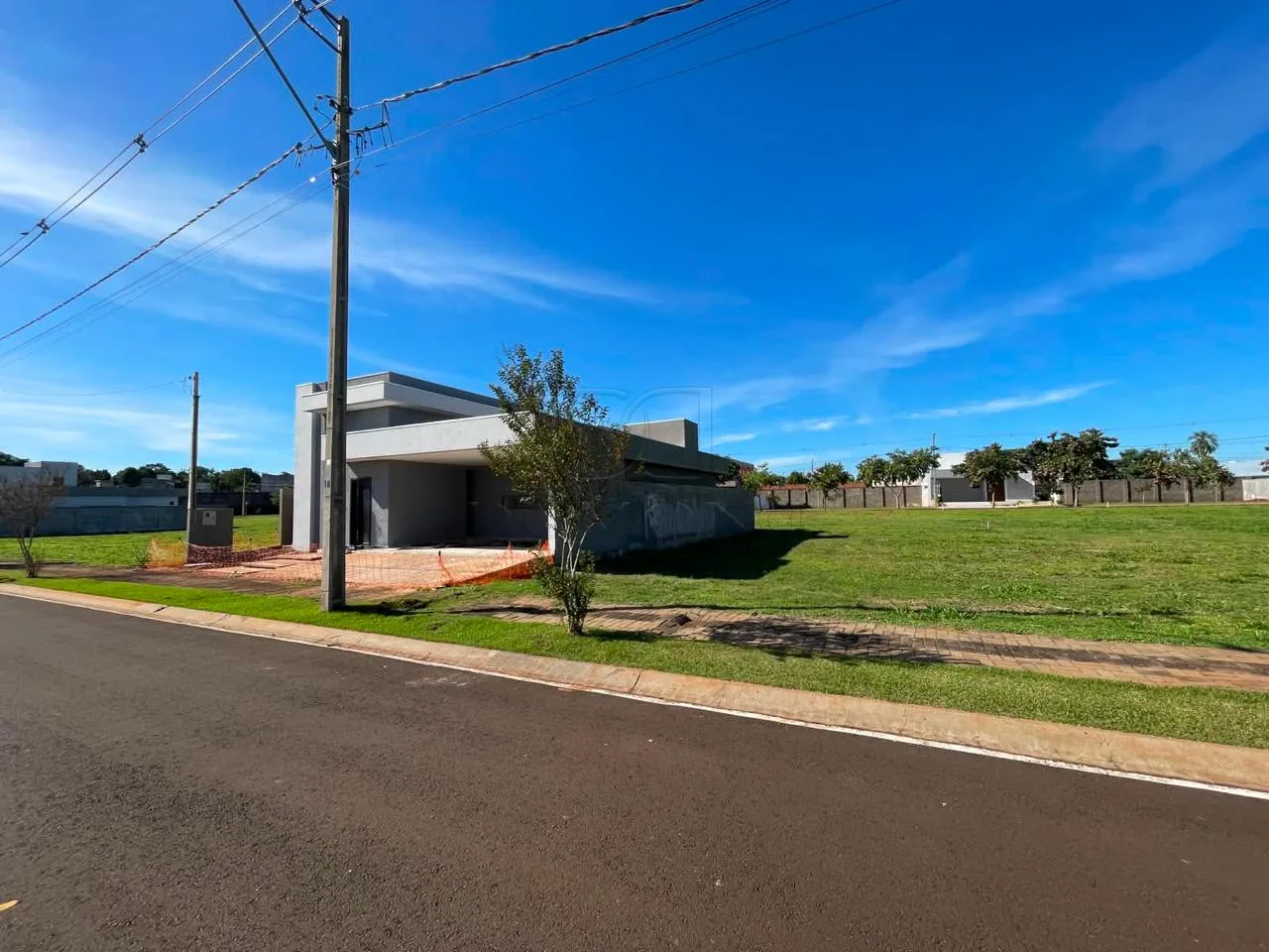 Terreno à venda com 300.00 m²  no Carimã em Foz do Iguaçu/PR