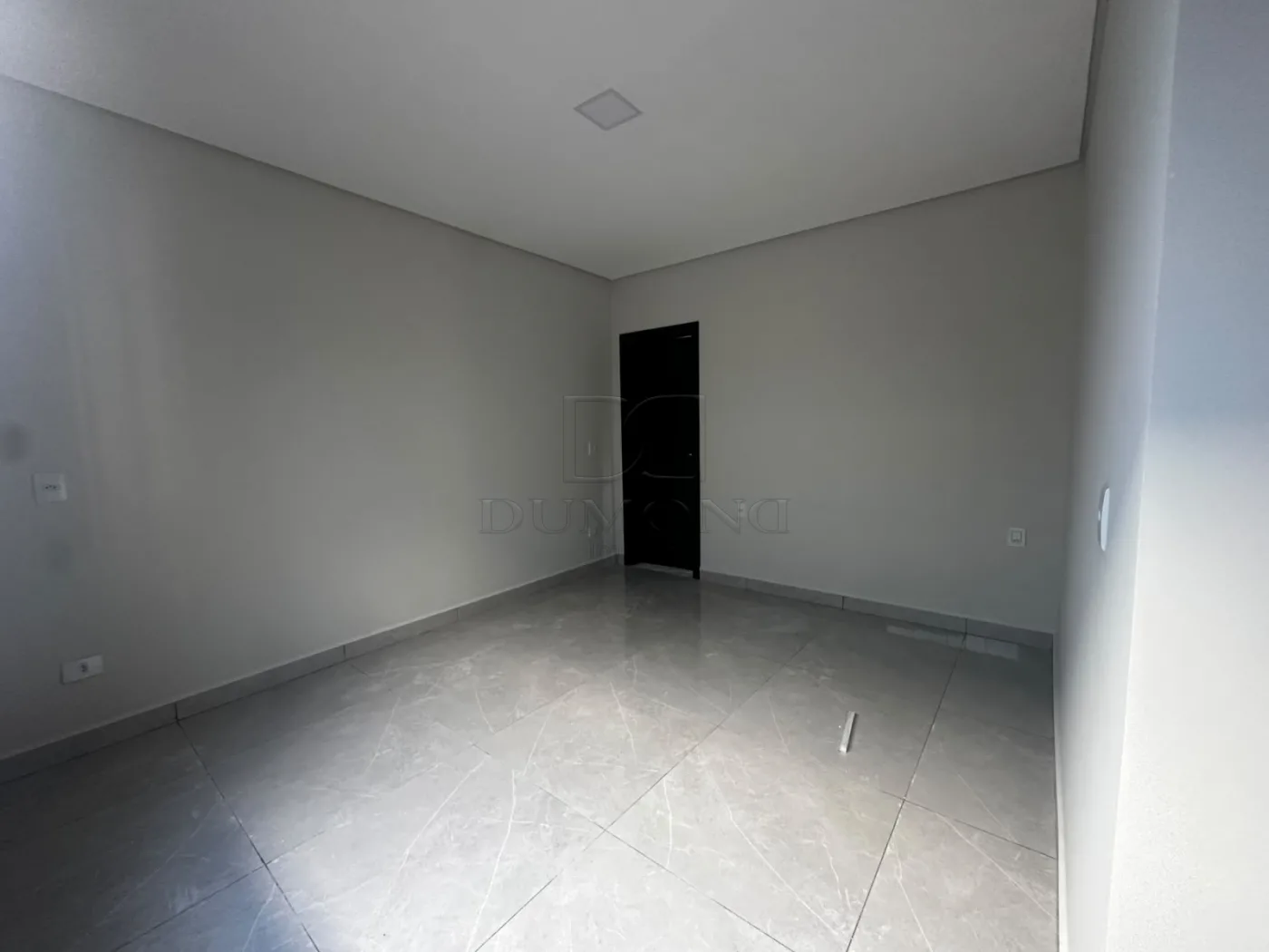CASA À VENDA NO JARDIM AMERICA,2 dormitórios, sendo 1 suíte.