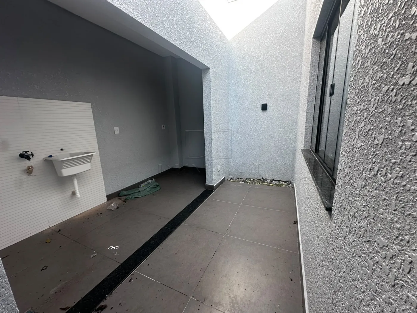 CASA À VENDA NO JARDIM AMERICA,2 dormitórios, sendo 1 suíte.