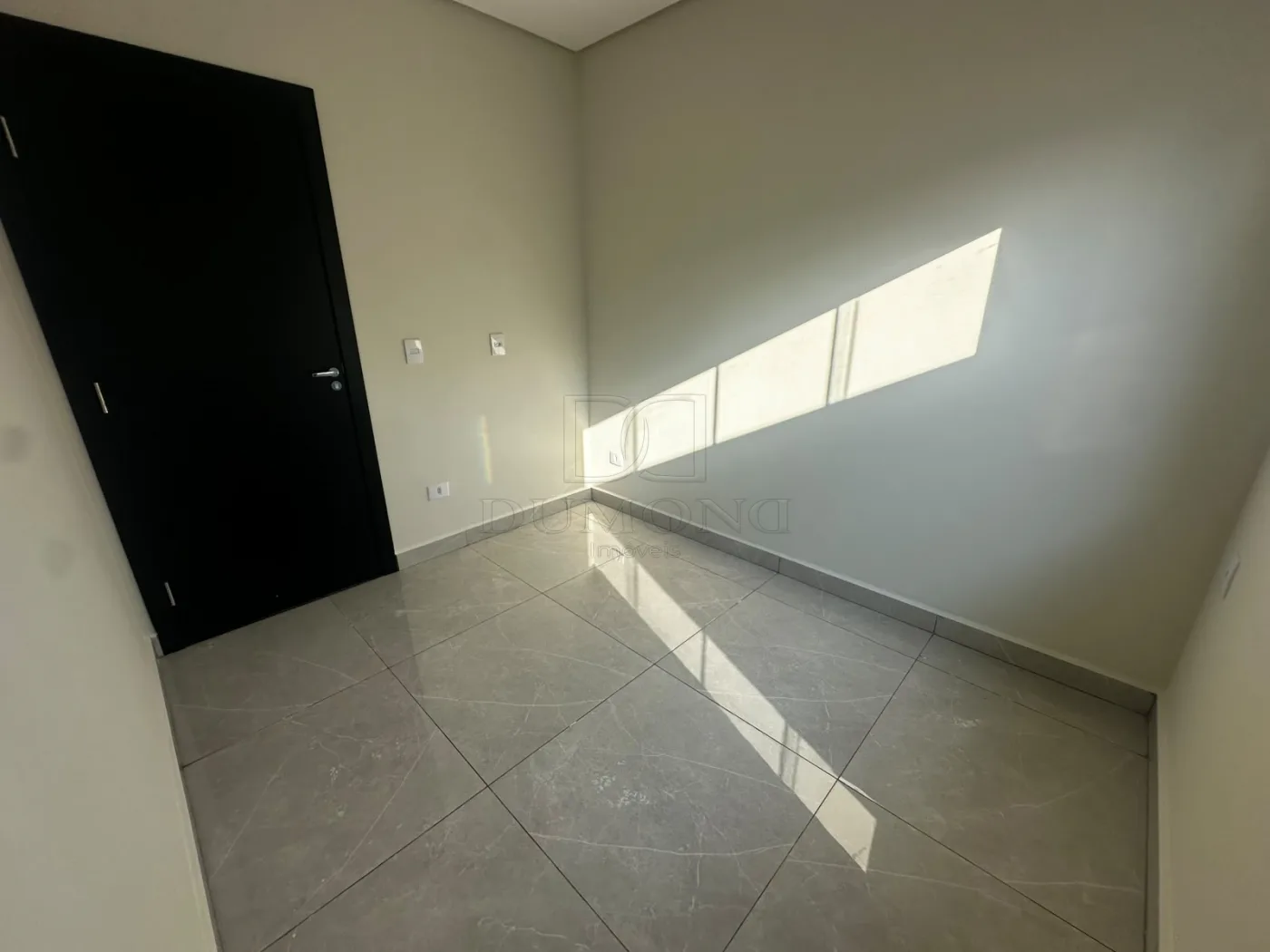 CASA À VENDA NO JARDIM AMERICA,2 dormitórios, sendo 1 suíte.
