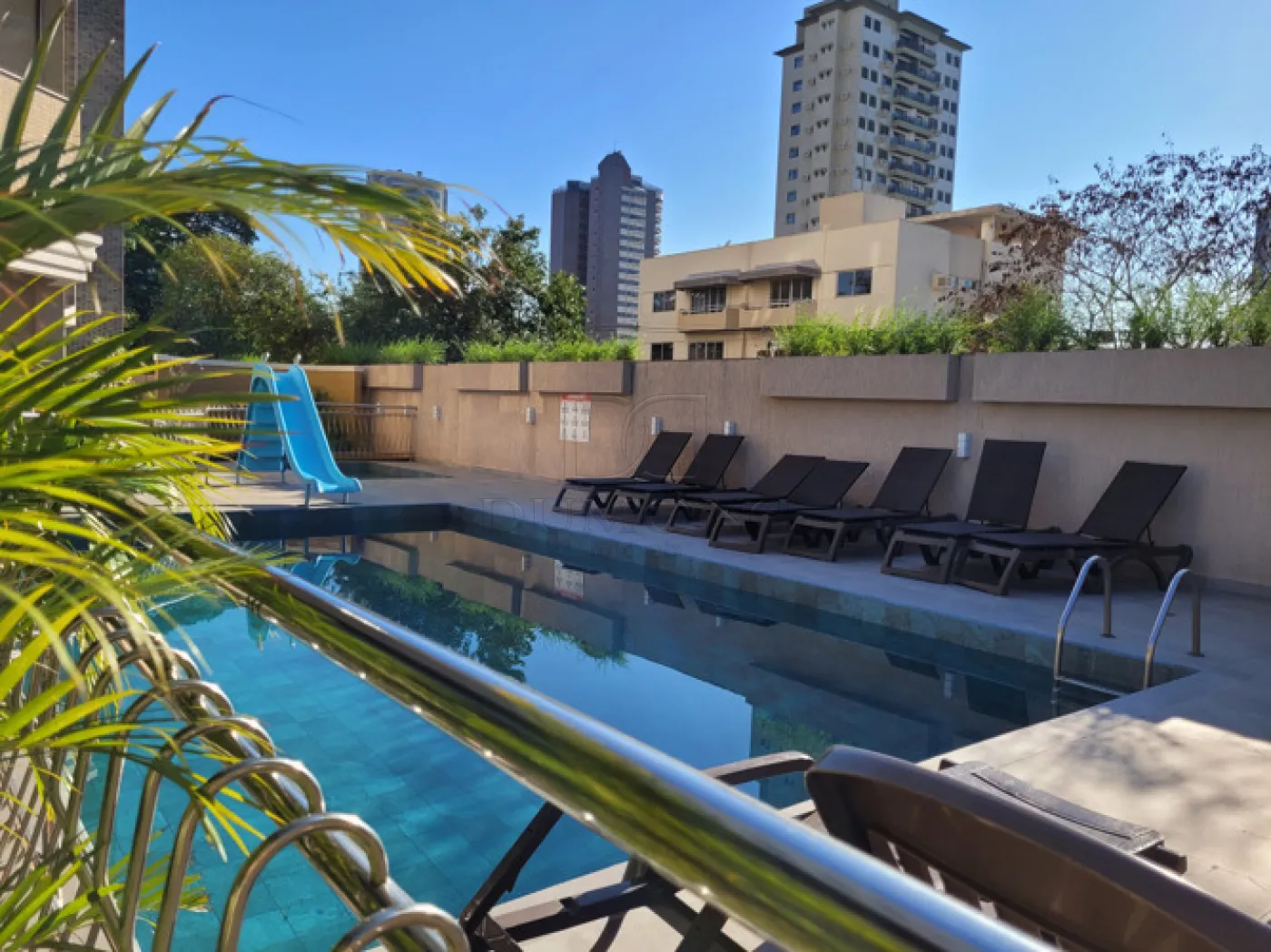 ALUGA-SE EXCELENTE APARTAMENTO NO CONDOMÍNIO RESIDENCIAL VIVALDI COM 108 M² EM FOZ DO IGUAÇU/PR