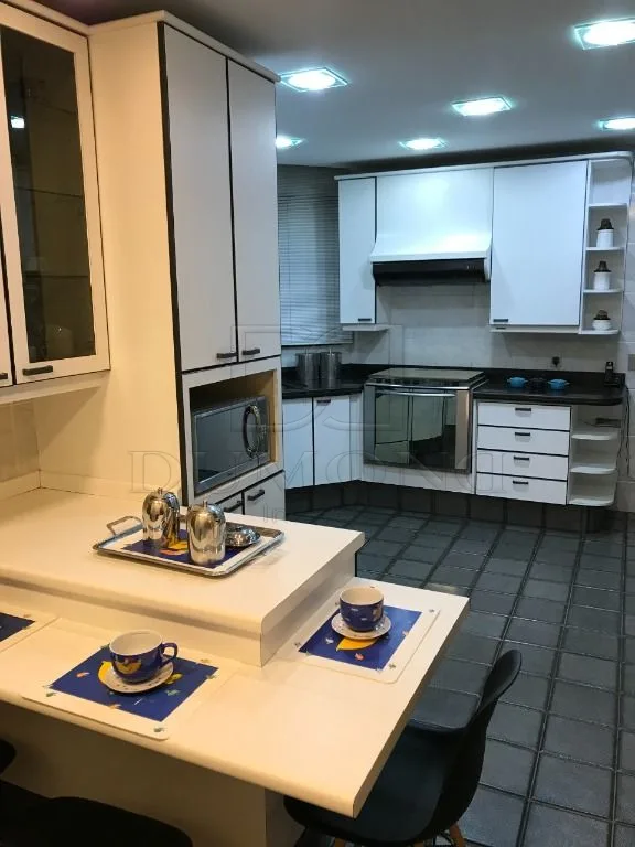 APARTAMENTO DE ALTO PADRÃO, TODO MOBILIADO, À VENDA E PARA LOCAÇÃO EM FOZ DO IGUAÇU!