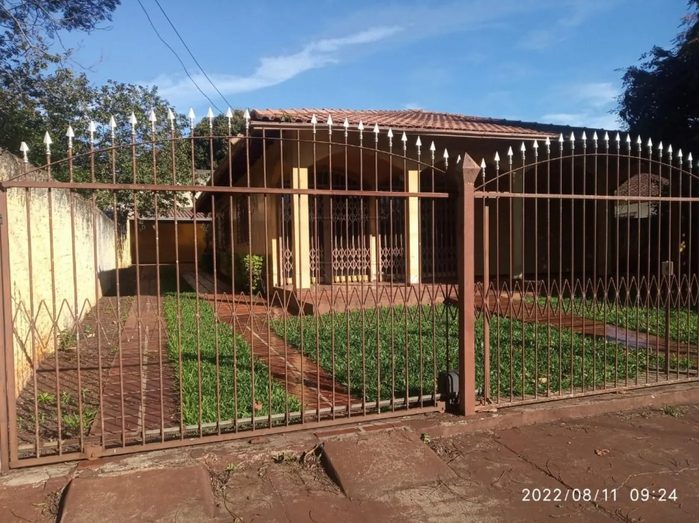 LINDA CASA EM EXECELENTE LOCALIZAÇÃO À VENDA COM 263 M² EM FOZ DO IGUAÇU!!