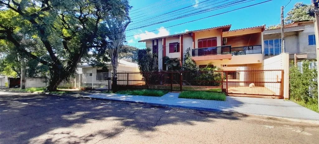 Lindo sobrado à venda no Jardim Polo Centro em Foz do Iguaçu/PR