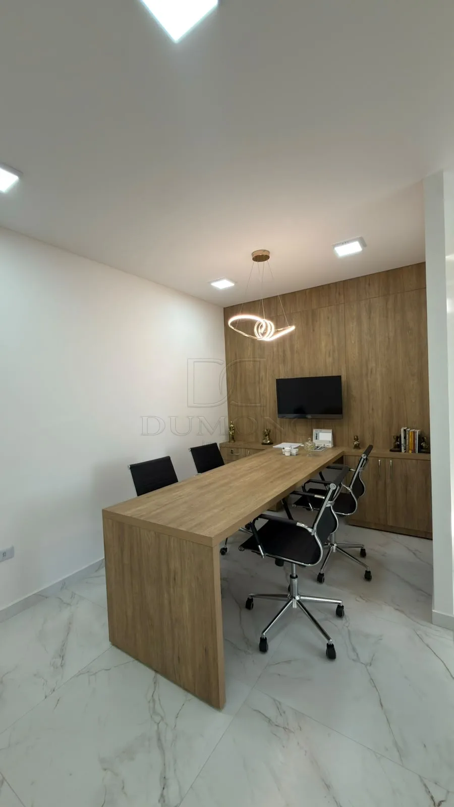 SALA COMERCIAL SEMI MOBILIADA PARA LOCAÇÃO NO EDIFÍCIO CAESAR TOWER!
