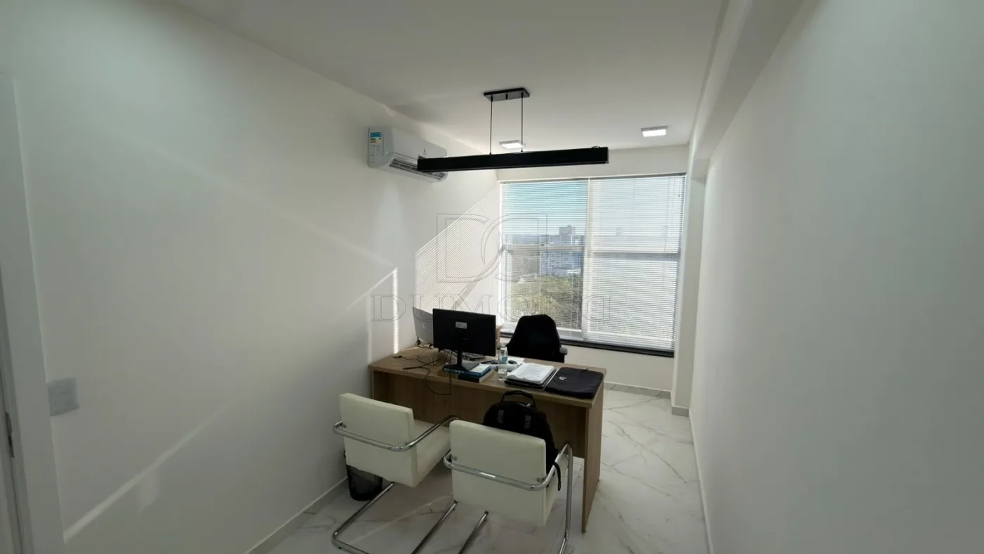 SALA COMERCIAL SEMI MOBILIADA PARA LOCAÇÃO NO EDIFÍCIO CAESAR TOWER!