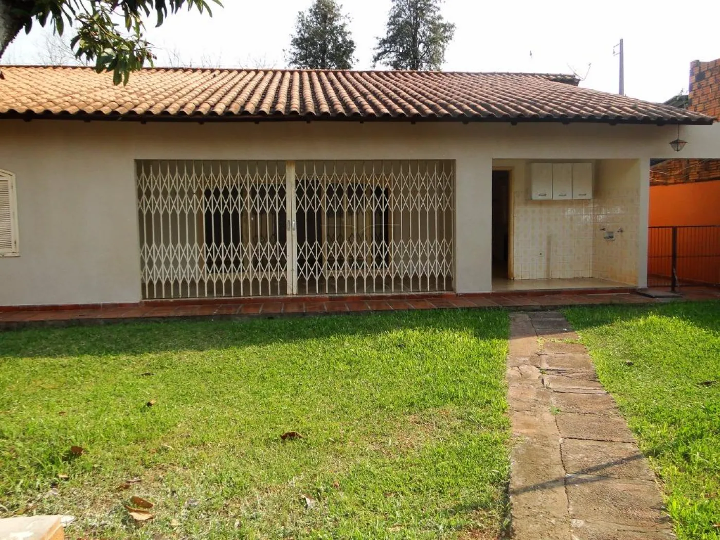 CASA PARA VENDA NA VILA YOLANDA !!
