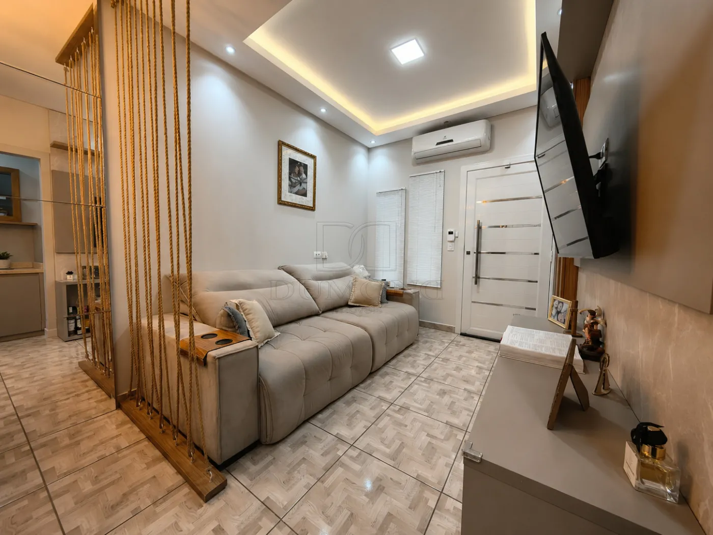 EXCELENTE CASA À VENDA COM 02 DORMITÓRIOS NO JARDIM OURO VERDE