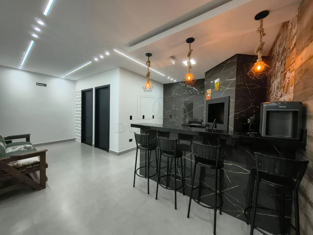 EXCELENTE CASA À VENDA COM 02 DORMITÓRIOS NO JARDIM OURO VERDE