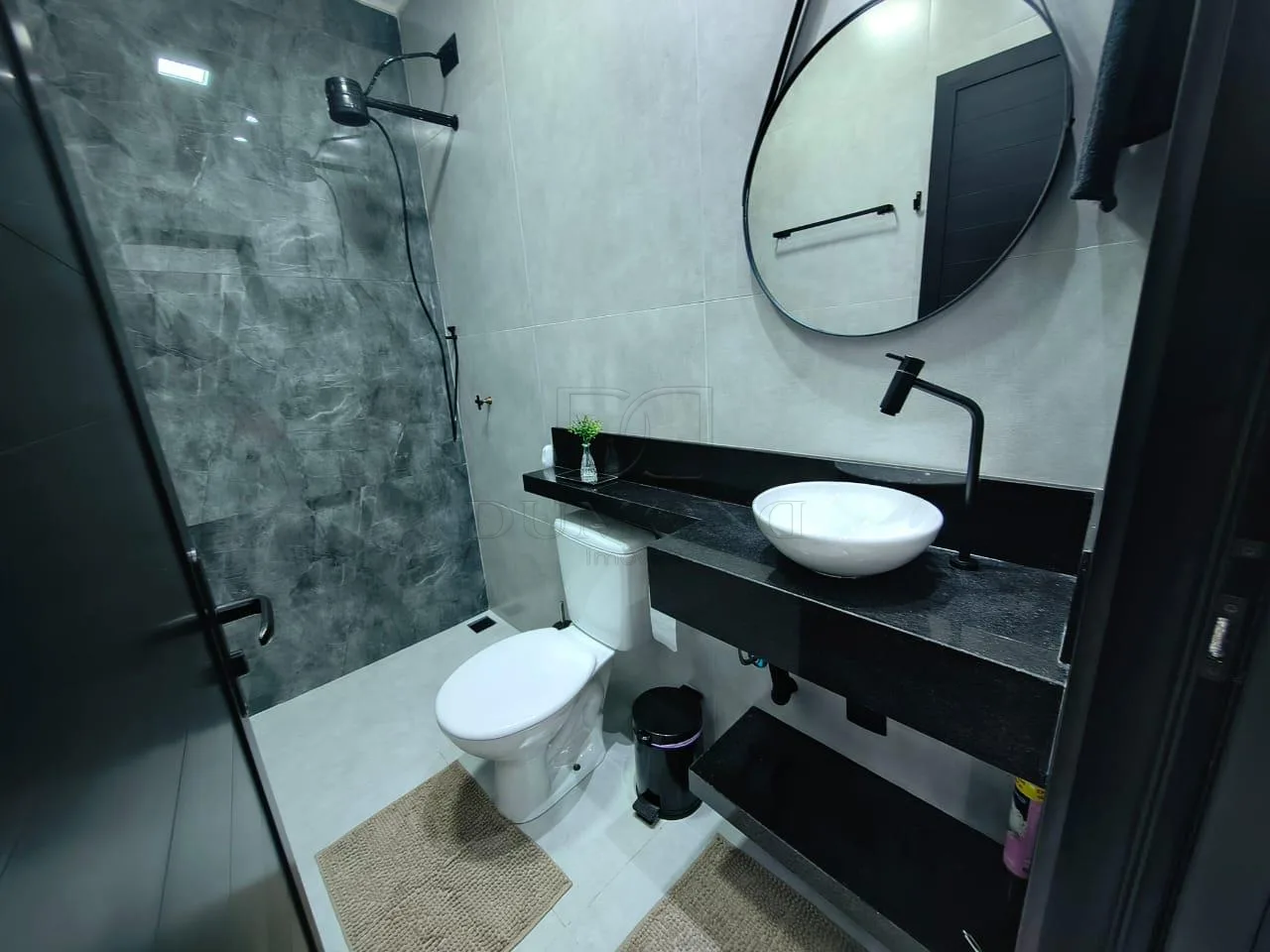 EXCELENTE CASA À VENDA COM 02 DORMITÓRIOS NO JARDIM OURO VERDE