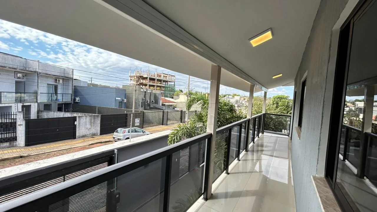 Sobrado à Venda no Jardim Canadá em Foz do Iguaçu/PR