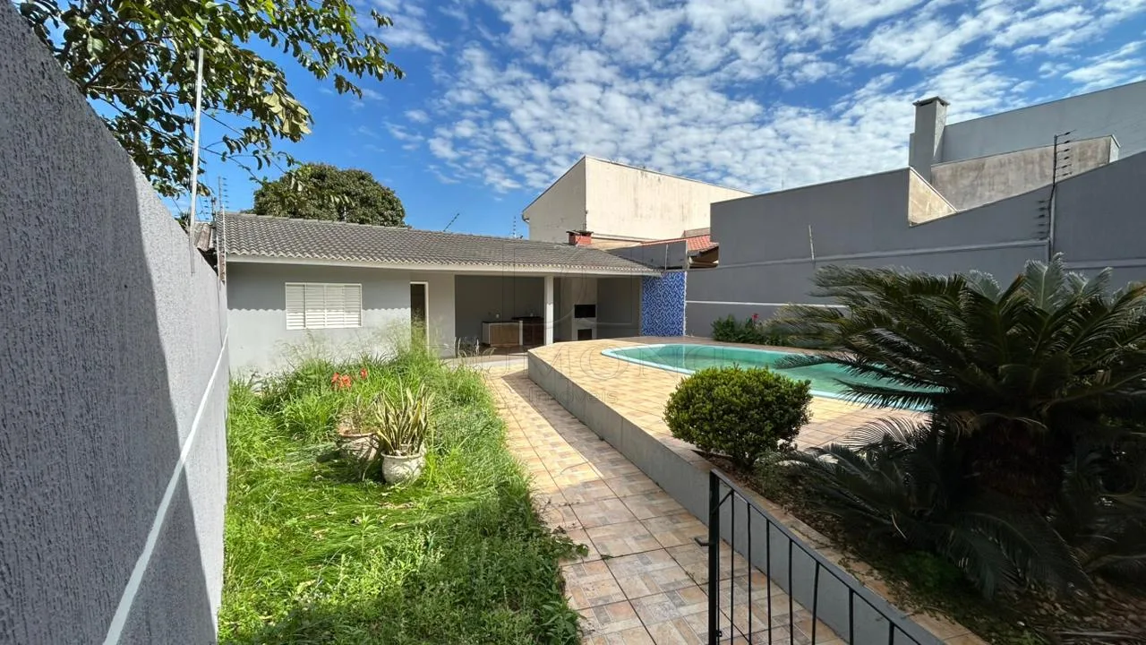 Sobrado à Venda no Jardim Canadá em Foz do Iguaçu/PR