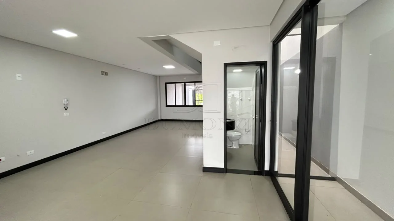 Sobrado à venda no Jardim Maracanã, em Foz do Iguaçu, ideal para famílias que buscam conforto, espaço e praticidade.