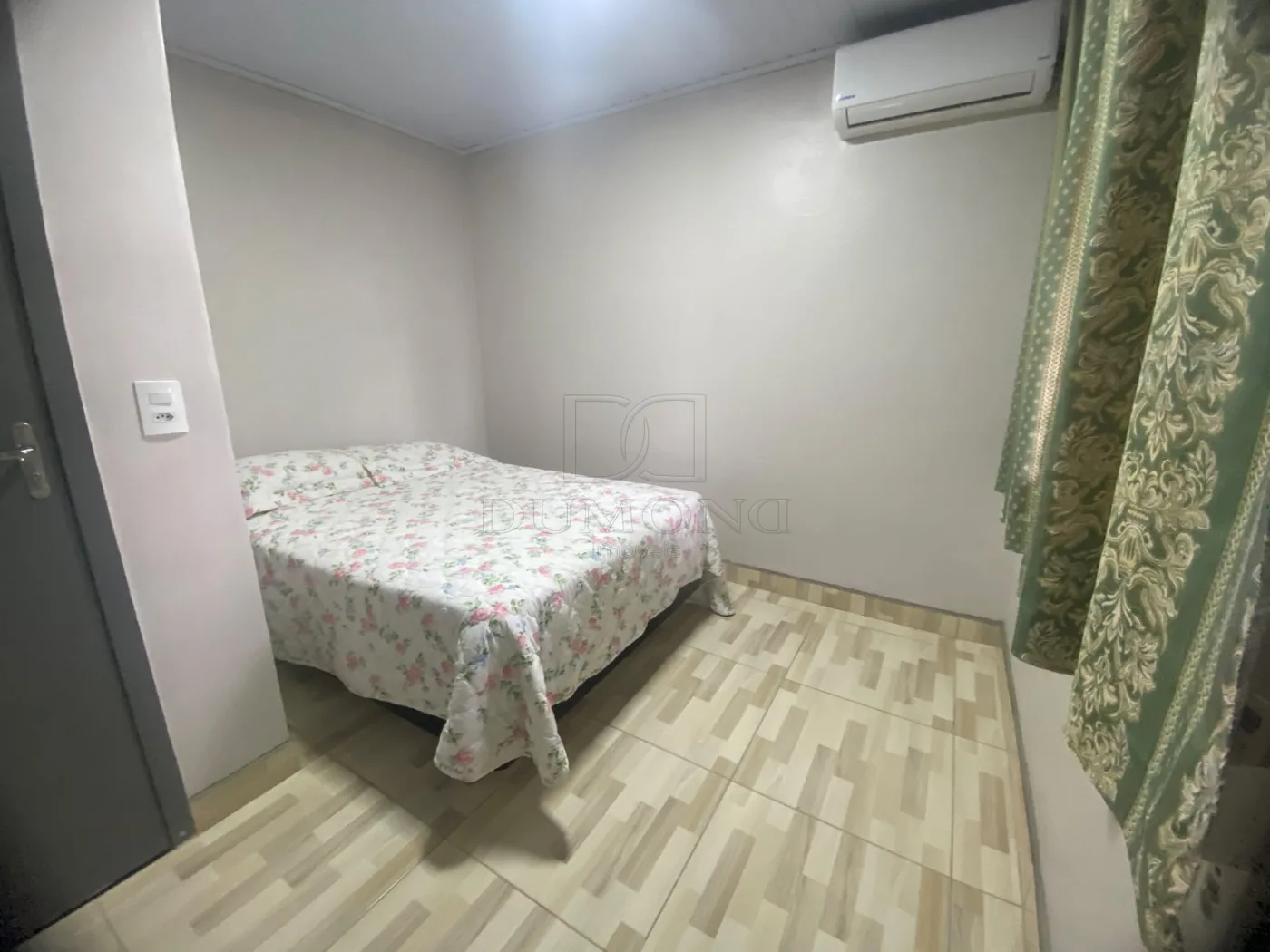 Casa Espaçosa com 5 Quartos na Vila A ? Próxima ao Costa Cavalcanti