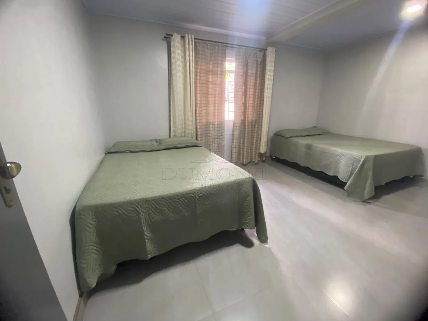 Casa Espaçosa com 5 Quartos na Vila A ? Próxima ao Costa Cavalcanti