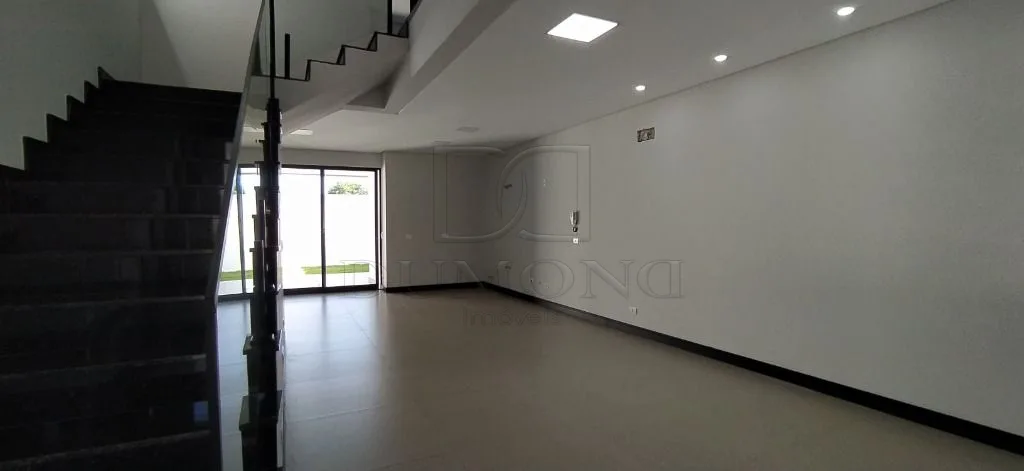 Sobrado à venda no Jardim Maracanã, em Foz do Iguaçu, ideal para famílias que buscam conforto, espaço e praticidade.