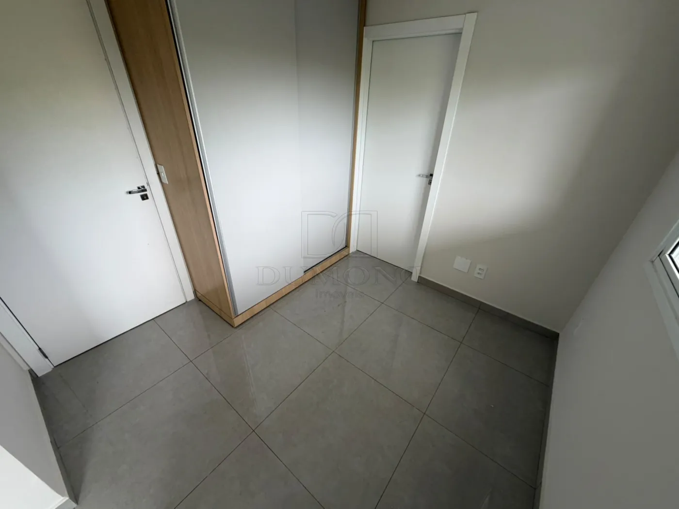 Apartamento semi-mobiliado para locação na região da Vila A