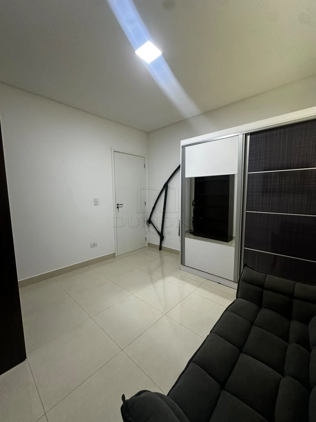 Excelente Casa Mobiliada para Locação no Residencial Veneza.