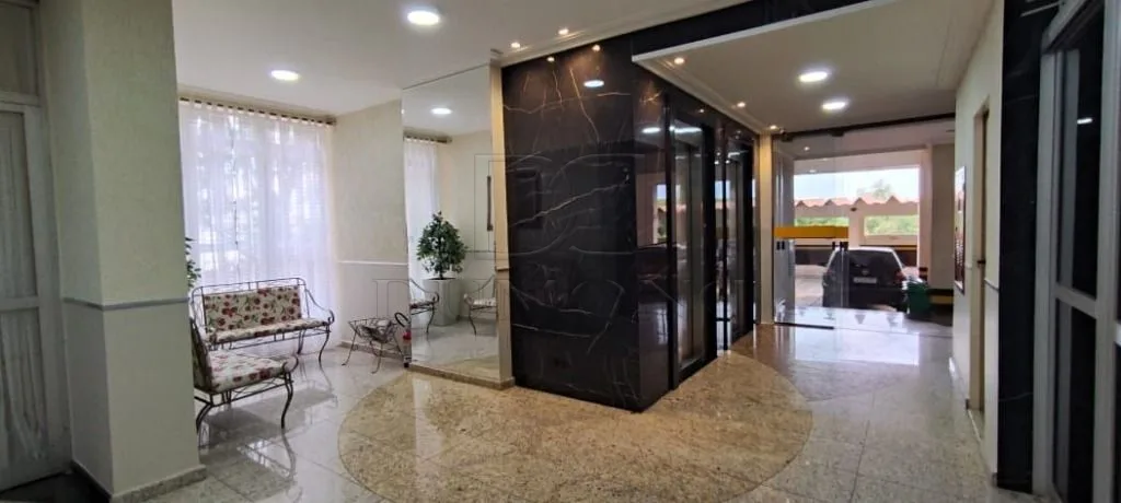 Apartamento com 2 dormitórios, sendo 1 suíte com closet, no Edifício Residencial Shangri-Lá
