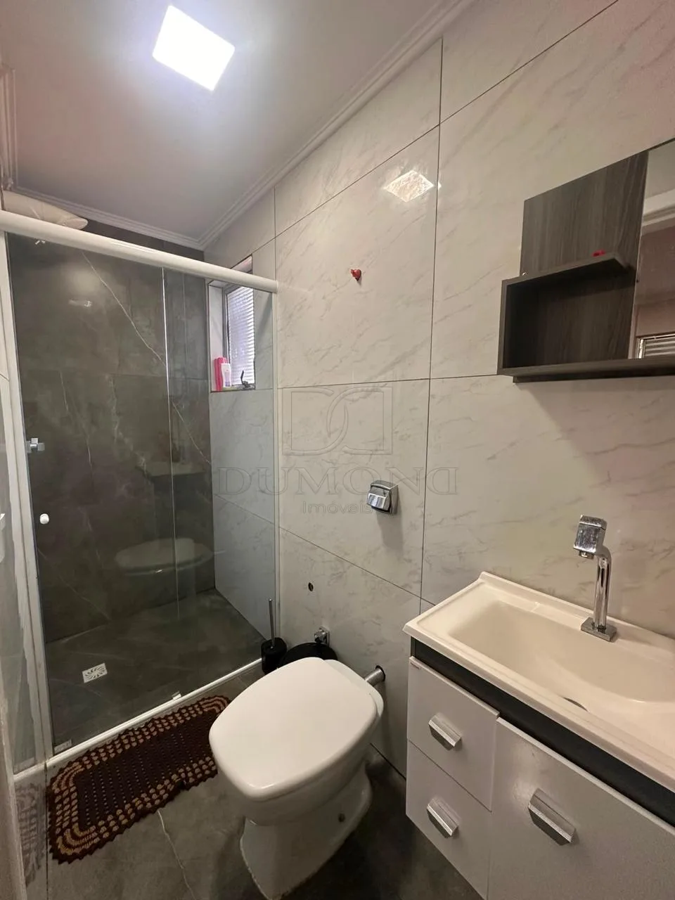 Apartamento com 2 dormitórios, sendo 1 suíte com closet, no Edifício Residencial Shangri-Lá