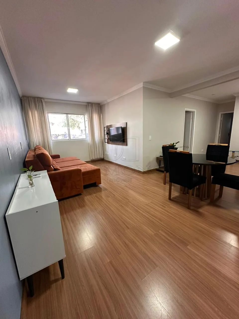 Apartamento com 2 dormitórios, sendo 1 suíte com closet, no Edifício Residencial Shangri-Lá