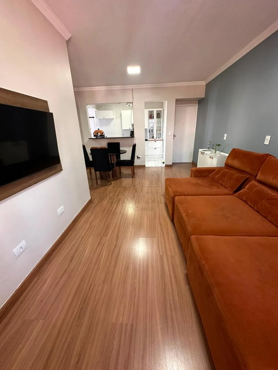Apartamento com 2 dormitórios, sendo 1 suíte com closet, no Edifício Residencial Shangri-Lá