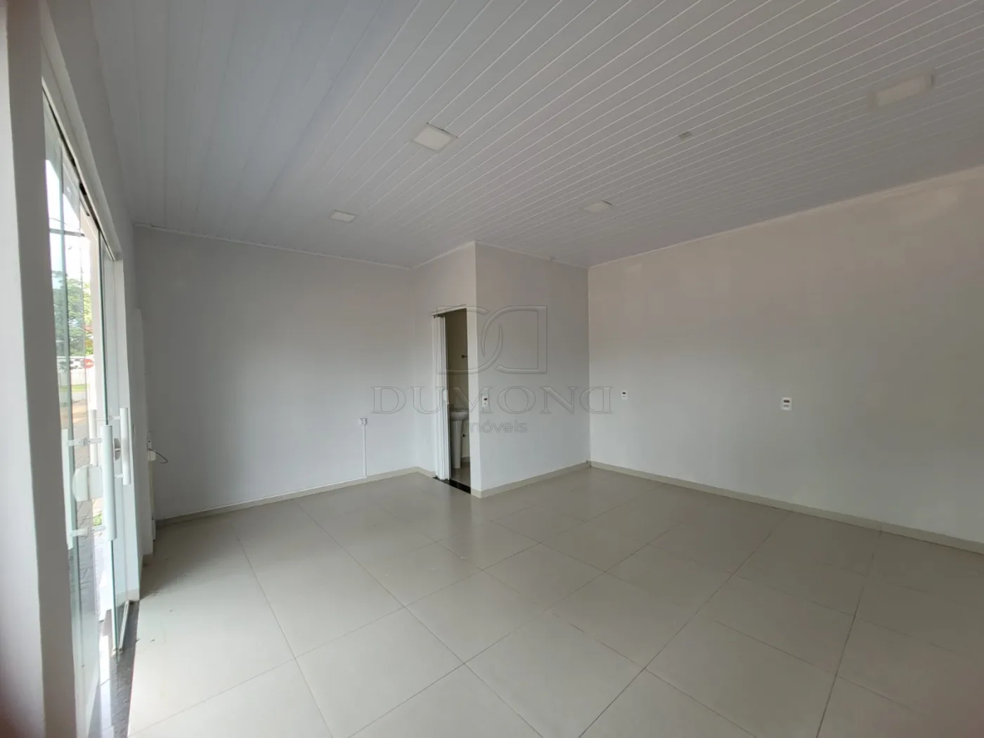 Casa com Sala Comercial à Frente, 2 Quartos, Garagem para 2 Carros e Espaço para Ampliar em Foz do Iguaçu.