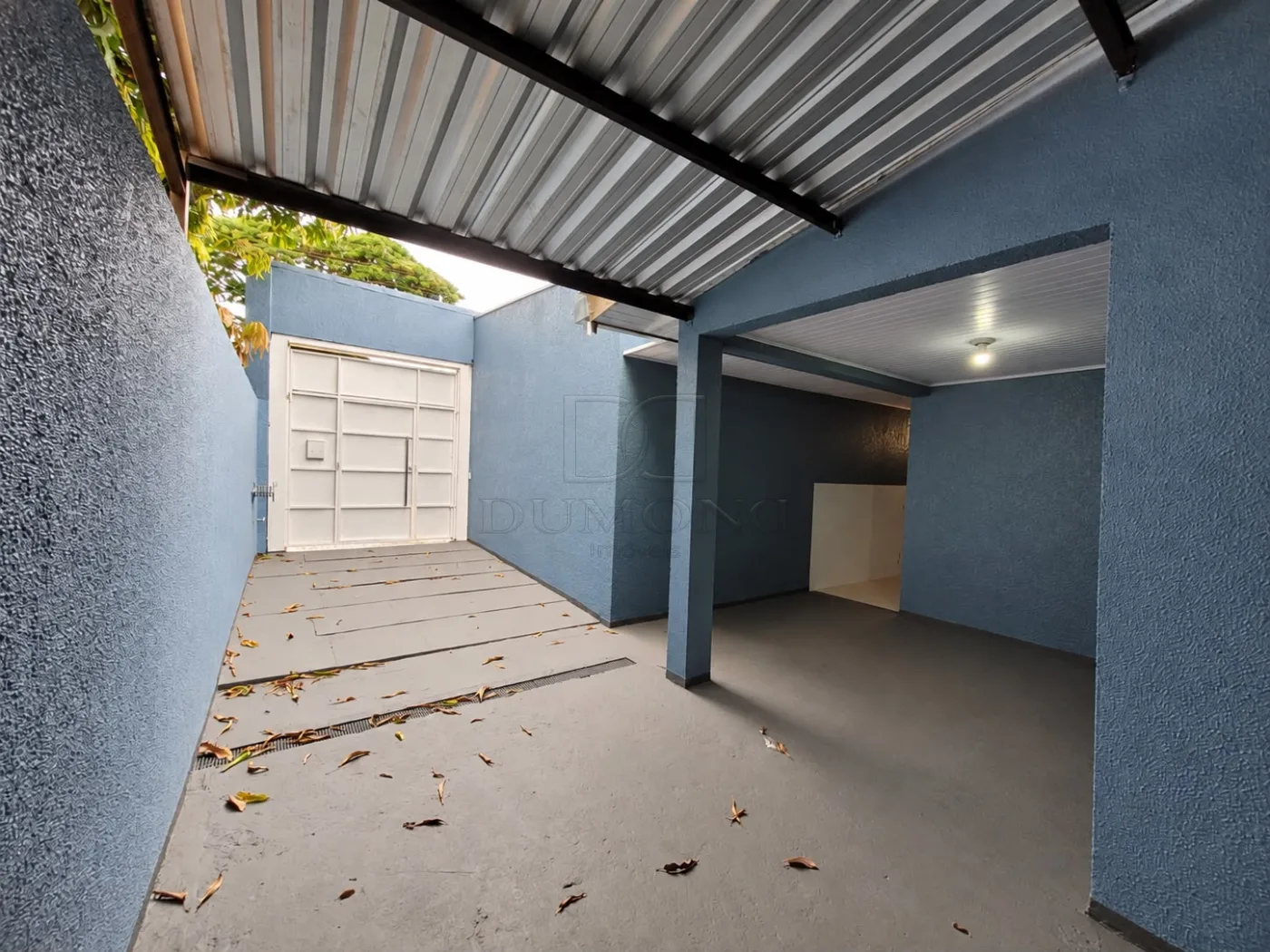 Casa com Sala Comercial à Frente, 2 Quartos, Garagem para 2 Carros e Espaço para Ampliar em Foz do Iguaçu.