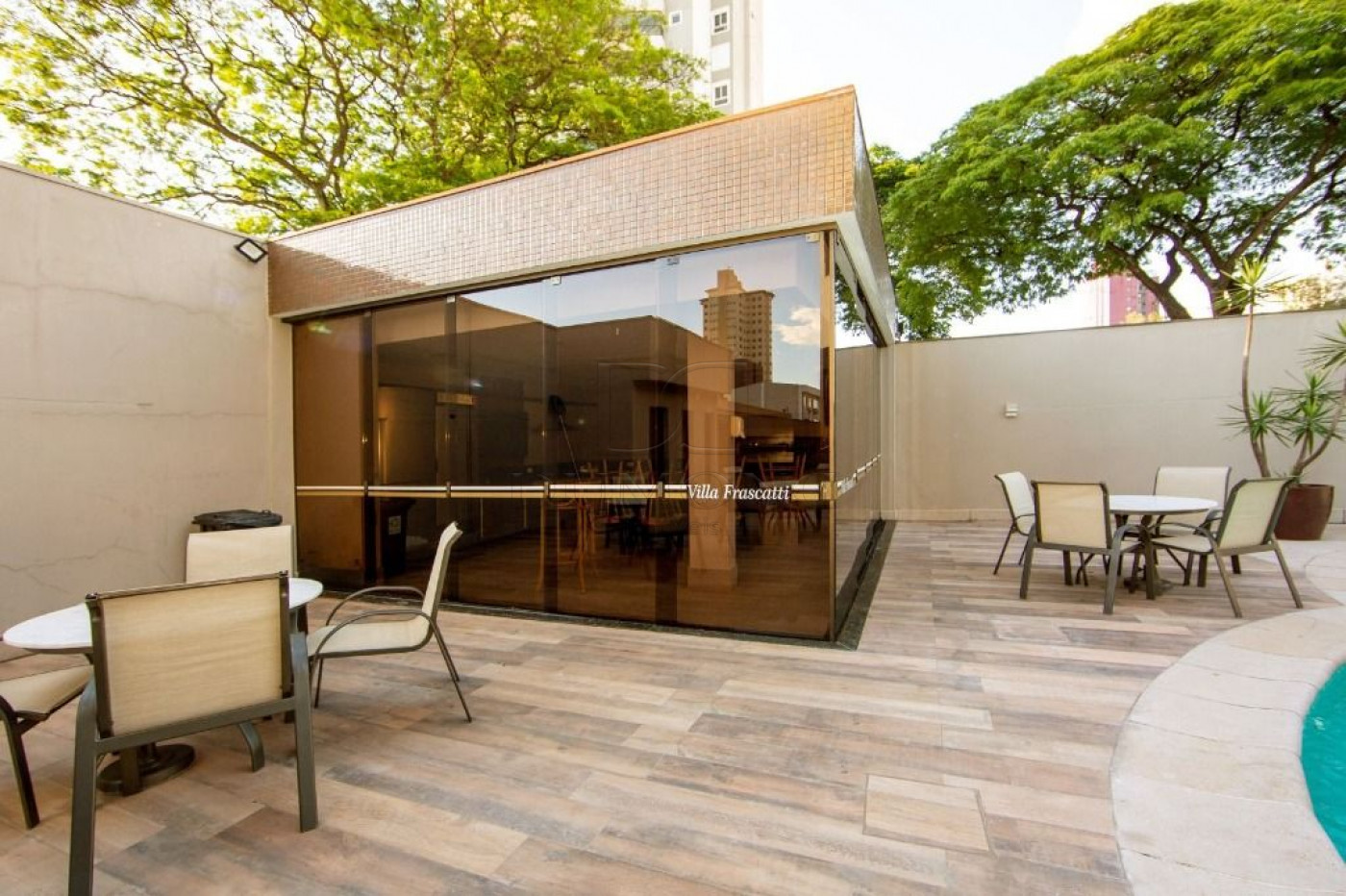 APARTAMENTO DE ALTO PADRÃO, TODO MOBILIADO, À VENDA E PARA LOCAÇÃO EM FOZ DO IGUAÇU!