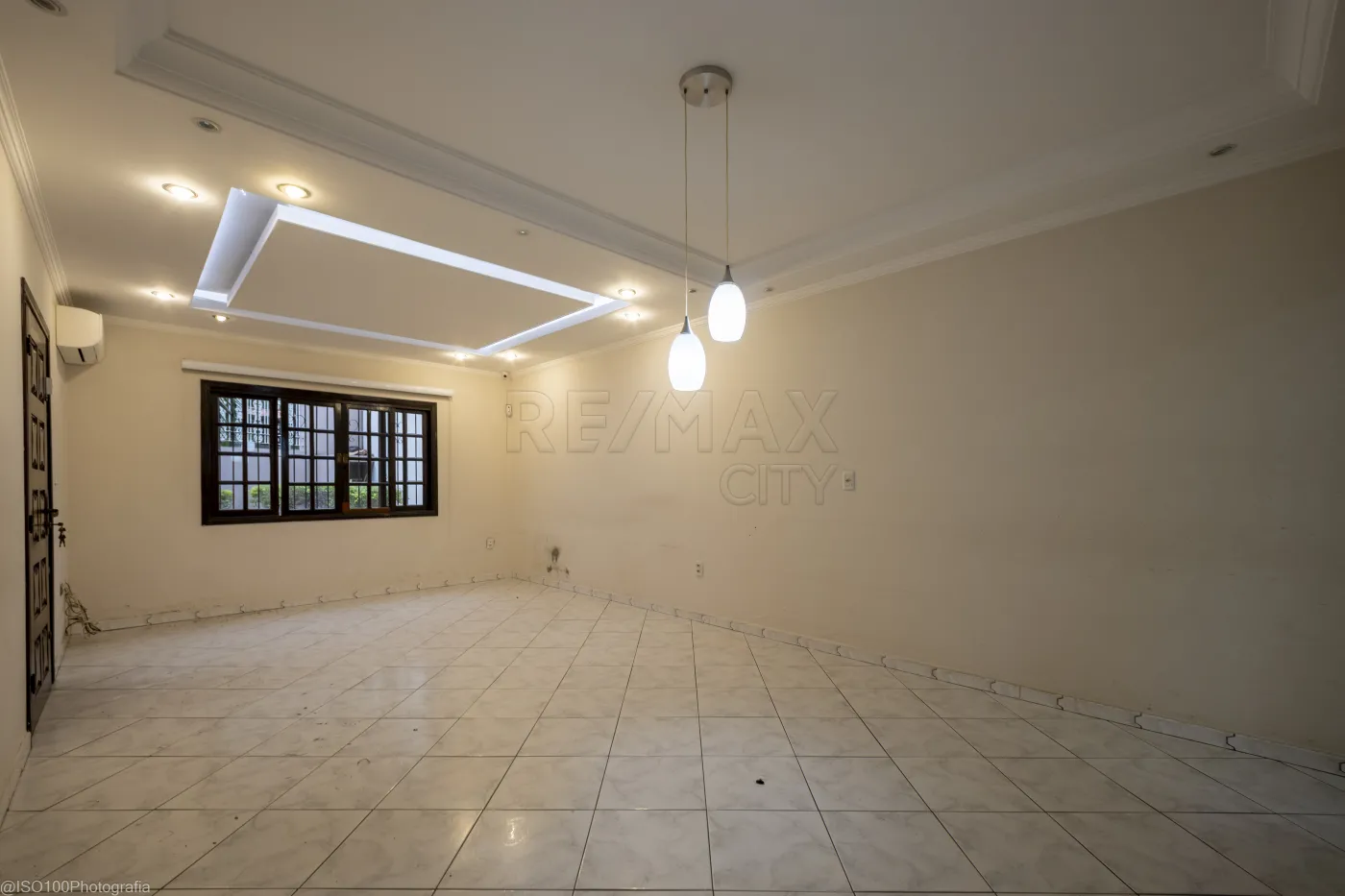 Alugar Casa / Padr&atilde;o em V&aacute;rzea Paulista R$ 8.000,00 - Foto 1