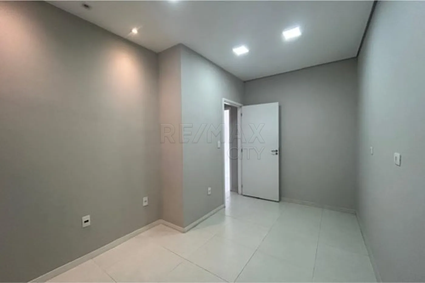 Alugar Comercial / Ponto Comercial em Itatiba R$ 4.610,00 - Foto 13