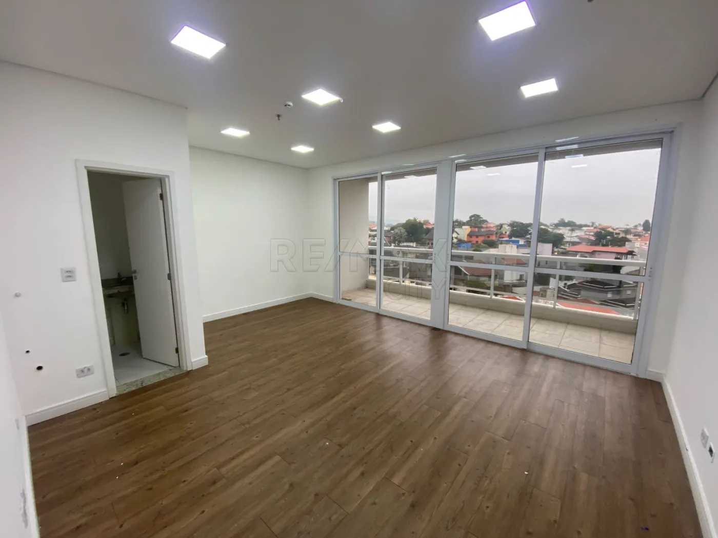 Alugar Comercial / Sal&atilde;o em Condom&iacute;nio em Jundia&iacute; R$ 2.900,00 - Foto 1