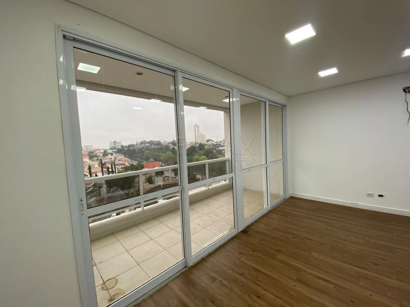 Alugar Comercial / Sal&atilde;o em Condom&iacute;nio em Jundia&iacute; R$ 2.900,00 - Foto 5