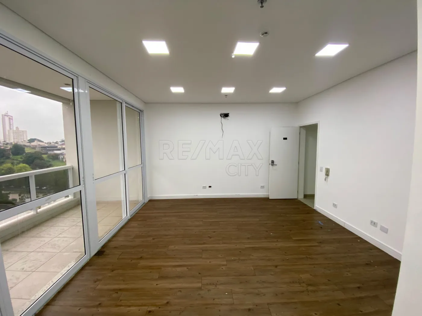 Alugar Comercial / Sal&atilde;o em Condom&iacute;nio em Jundia&iacute; R$ 2.900,00 - Foto 9