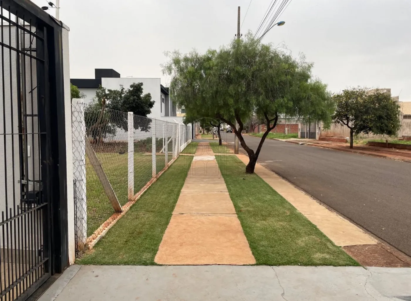 Comprar Terreno / Padr&atilde;o em Maring&aacute; R$ 320.000,00 - Foto 3