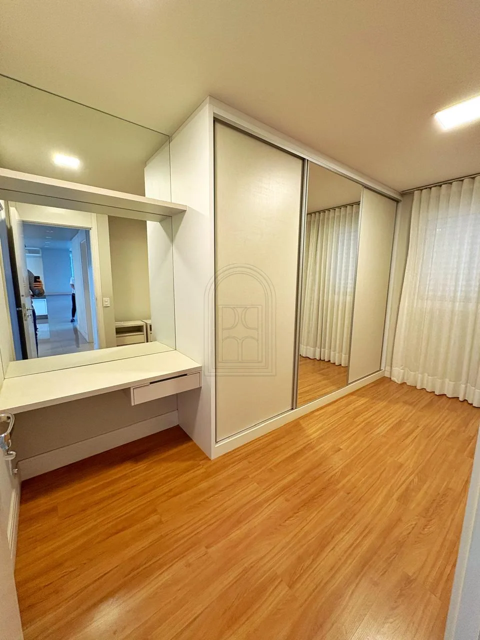 Comprar Apartamento / Padr&atilde;o em Londrina R$ 880.000,00 - Foto 5