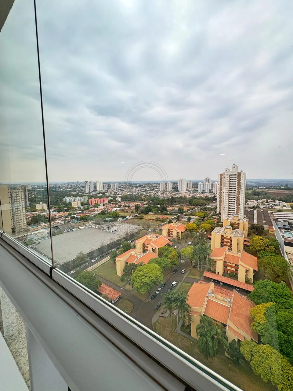 Comprar Apartamento / Padr&atilde;o em Londrina R$ 880.000,00 - Foto 8