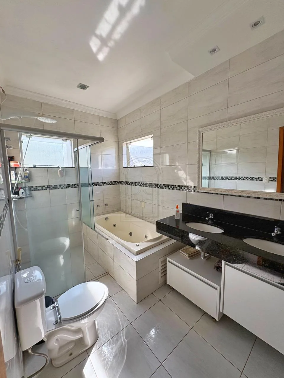 Comprar Casa / Condom&iacute;nio em Londrina R$ 2.470.000,00 - Foto 24