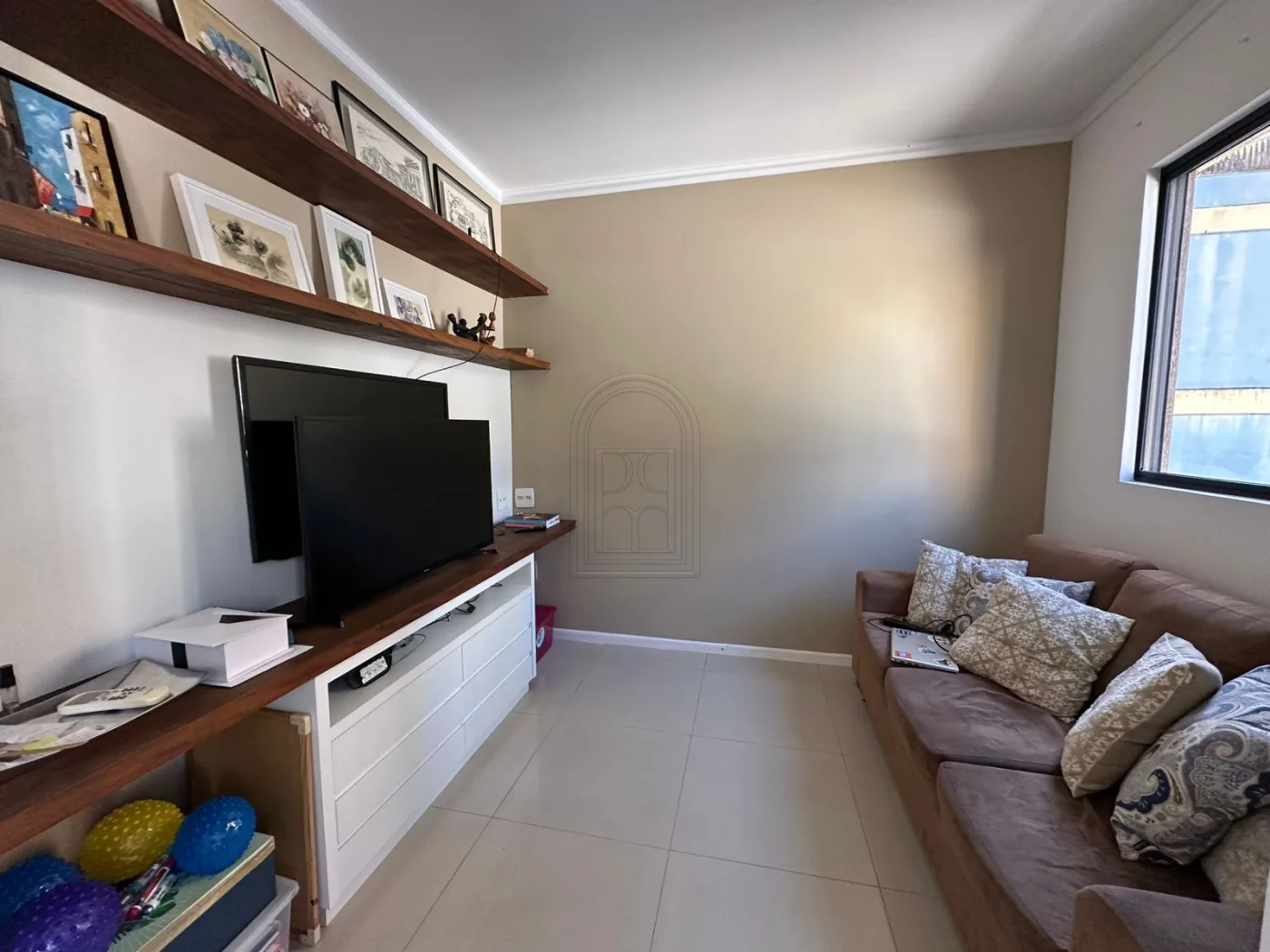 Comprar Apartamento / Padr&atilde;o em Londrina R$ 500.000,00 - Foto 2