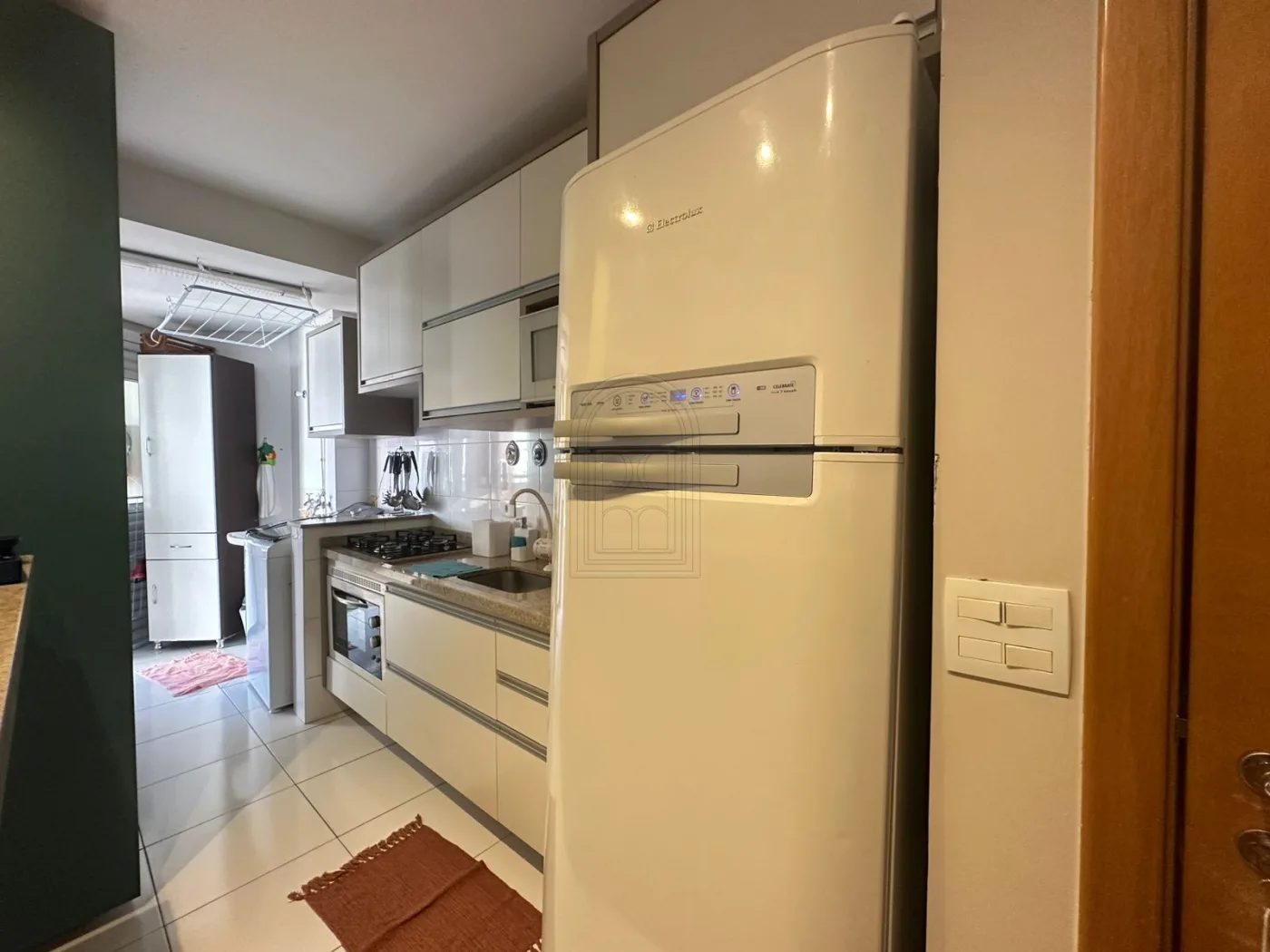 Comprar Apartamento / Padr&atilde;o em Londrina R$ 700.000,00 - Foto 2