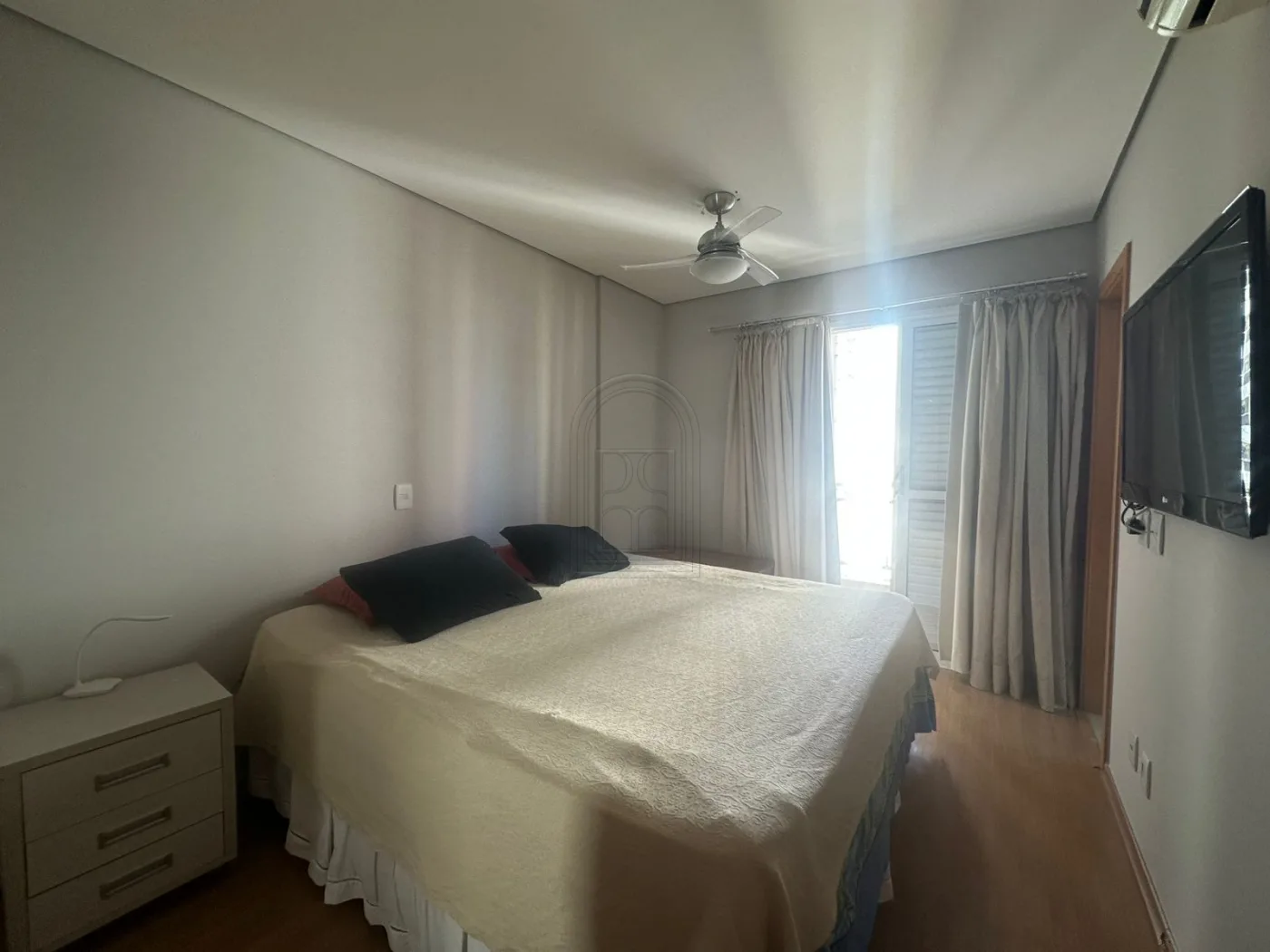 Comprar Apartamento / Padr&atilde;o em Londrina R$ 700.000,00 - Foto 4