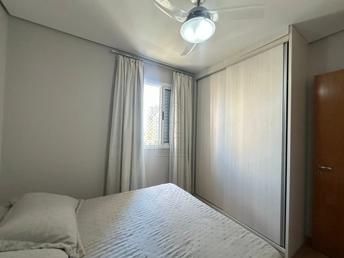 Comprar Apartamento / Padr&atilde;o em Londrina R$ 700.000,00 - Foto 6