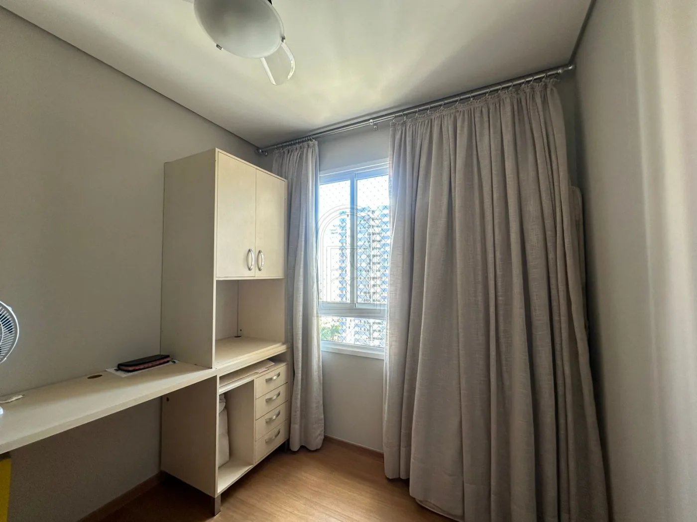 Comprar Apartamento / Padr&atilde;o em Londrina R$ 700.000,00 - Foto 7