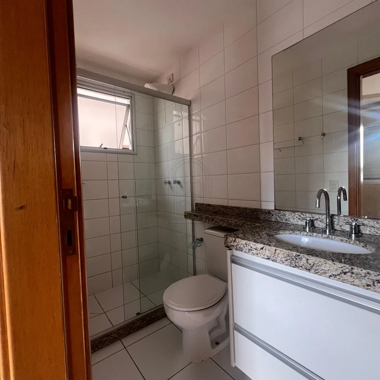 Comprar Apartamento / Padr&atilde;o em Londrina R$ 765.000,00 - Foto 14