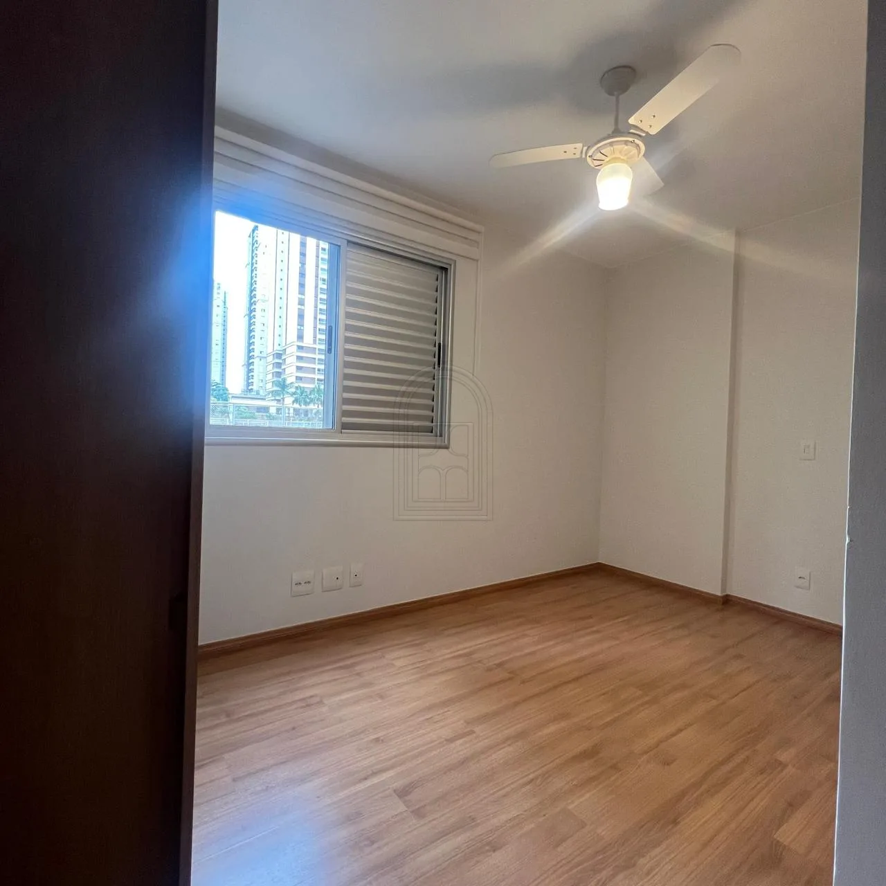 Comprar Apartamento / Padr&atilde;o em Londrina R$ 765.000,00 - Foto 18