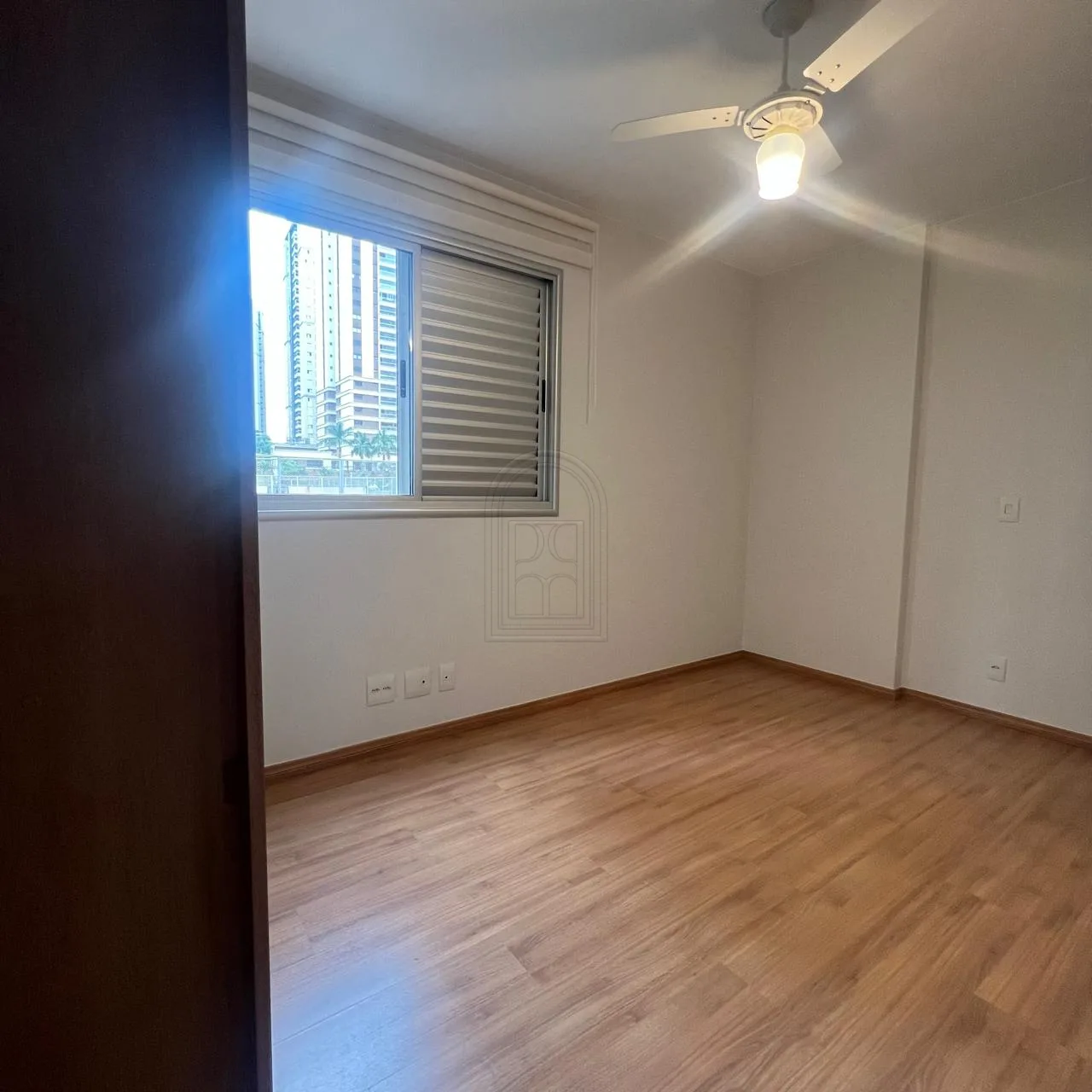 Comprar Apartamento / Padr&atilde;o em Londrina R$ 765.000,00 - Foto 23