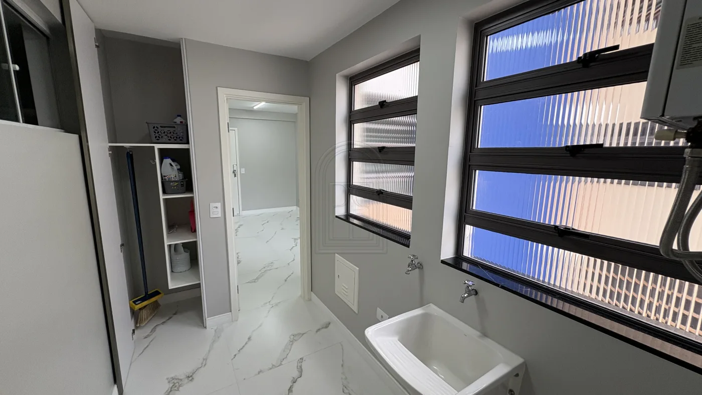 Comprar Apartamento / Padr&atilde;o em Londrina R$ 650.000,00 - Foto 8