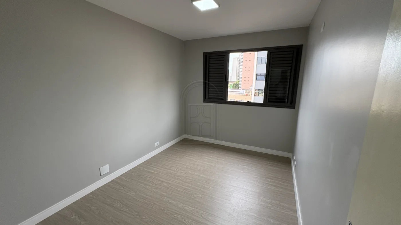 Comprar Apartamento / Padr&atilde;o em Londrina R$ 650.000,00 - Foto 12